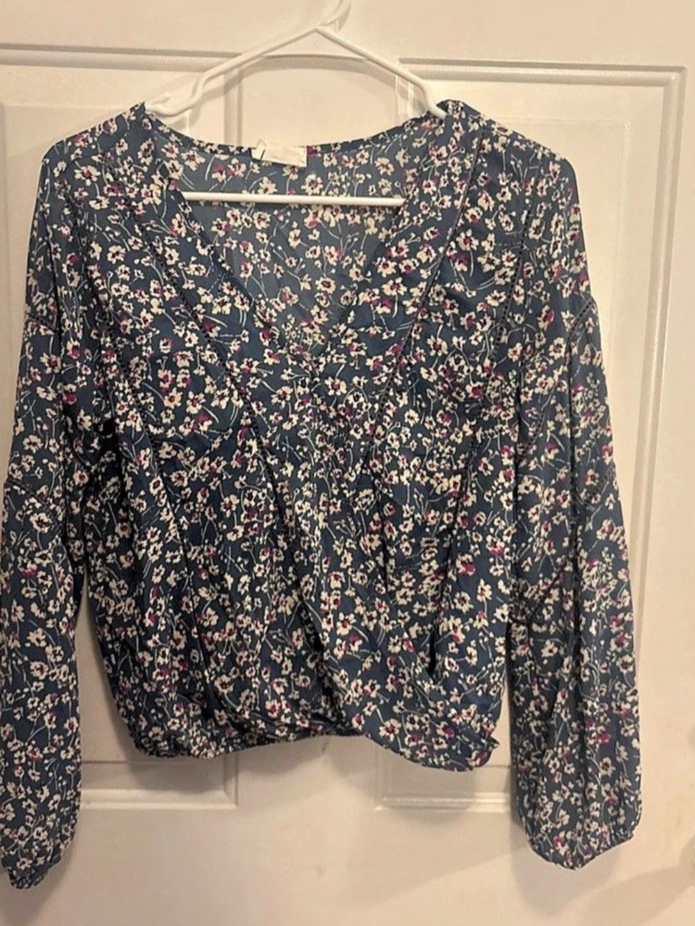 Sienna Sky Floral Long Sleeve Blouse in Blue Size Small